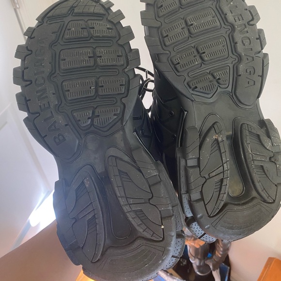 Balenciaga - Picture 7 of 8